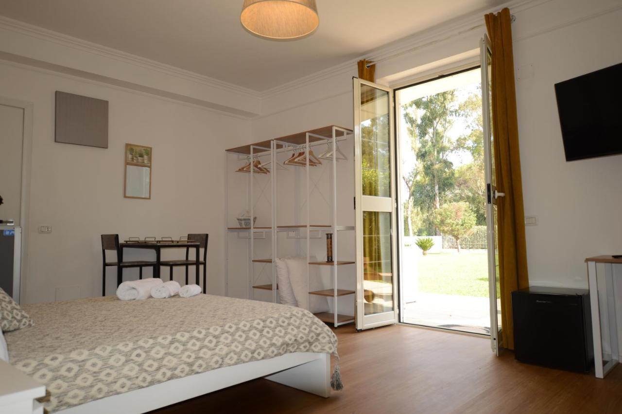 Casa Blanca B&B Латина Екстериор снимка