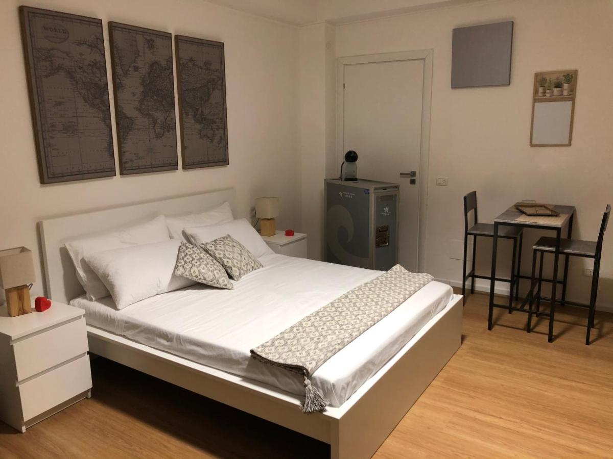 Casa Blanca B&B Латина Екстериор снимка