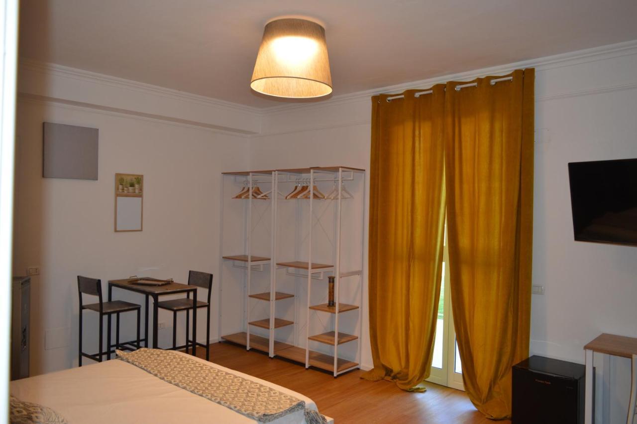 Casa Blanca B&B Латина Екстериор снимка