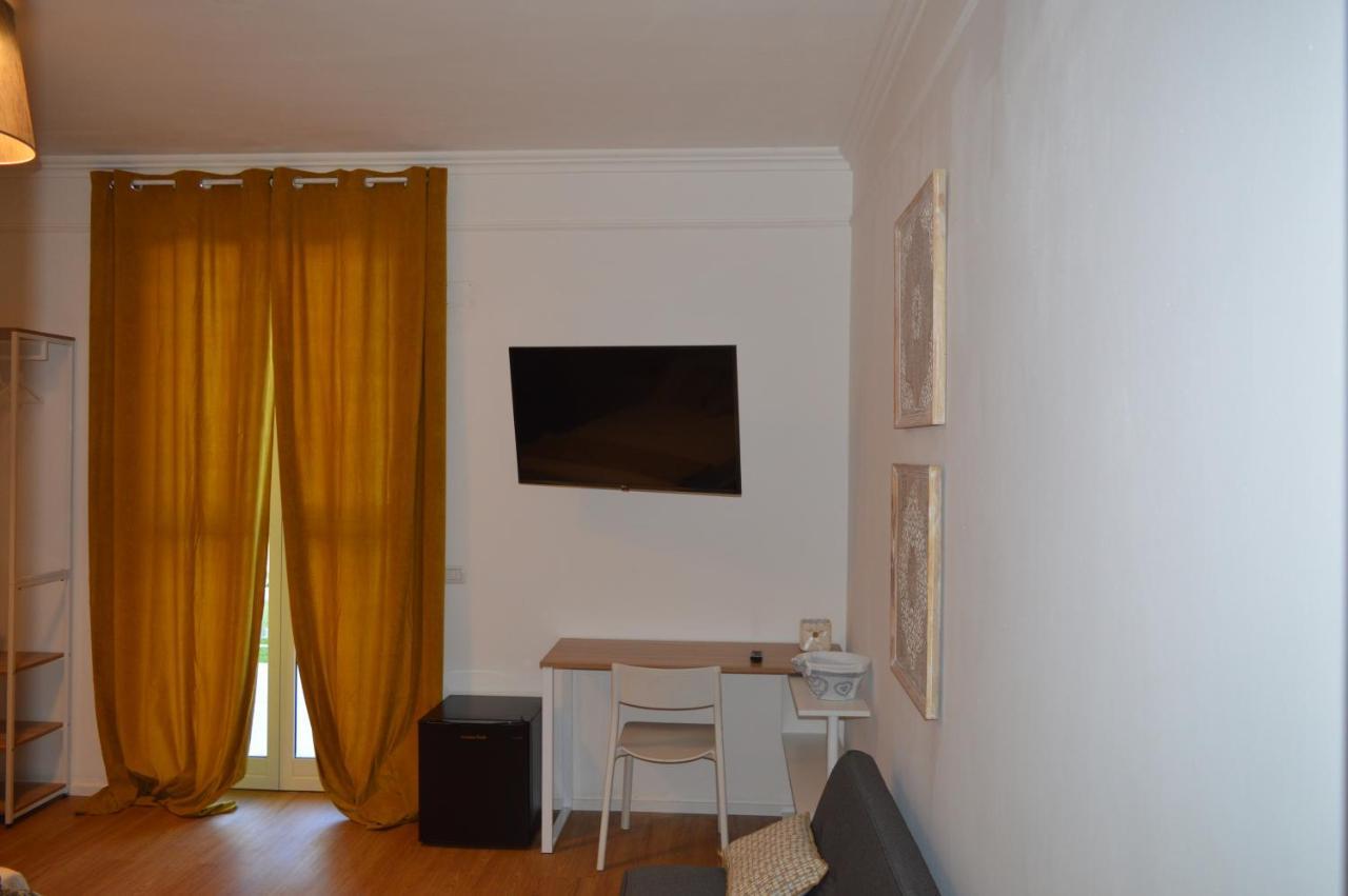 Casa Blanca B&B Латина Екстериор снимка